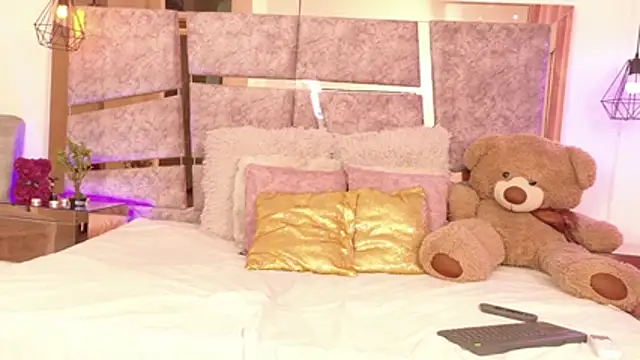 JuliKeita online show from January 2026 10:47:01 PM