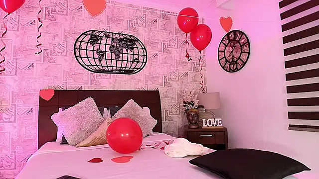 emily clarkk  online show from February 2026 07:19:02 PM