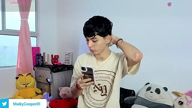 Maiky Cooper01 online show from March 2026 01:12:02 PM