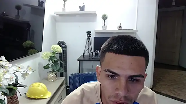 charlie watson online show from January 2026 03:33:01 AM