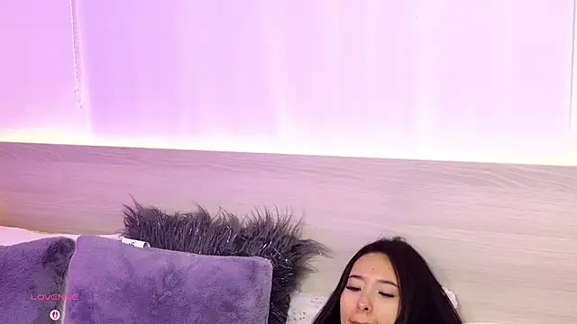 AliceeBloom online show from April 2026 01:50:02 PM