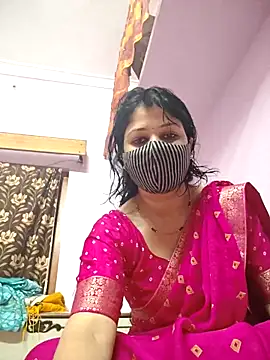 Priyaji7575 online show from February 2026 06:23:02 AM