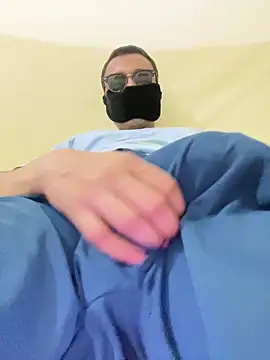 Uzieham22 online show from February 2026 04:30:01 PM