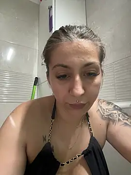 dalia0710 online show from June 2026 01:04:01 PM