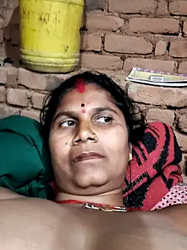 Hot di97 online show from February 2026 03:27:02 PM