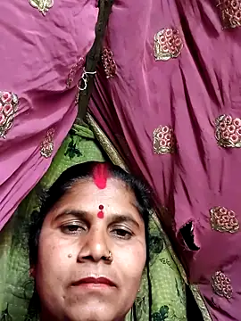 Hot di97 online show from February 2026 09:10:02 AM