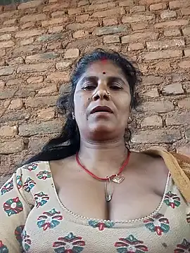 Hot di97 online show from March 2026 02:39:01 AM