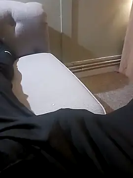 Hertsguy1984 online show from April 2026 10:54:02 PM