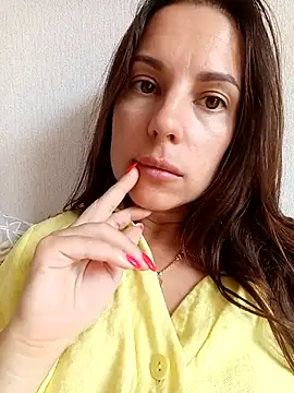 Snapshot of She-Moon chatting on July 2026 10:50:01 AM She-Moon online show from July 2026 10:50:01 AM