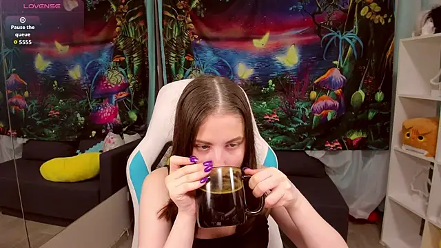 Snapshot of KiraDuvall chatting on June 2026 04:53:01 PM KiraDuvall online show from June 2026 04:53:01 PM