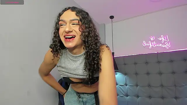 scarletcherry18 online show from February 2026 03:27:01 AM