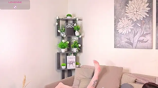 LoisAbad online show from February 2026 03:06:01 PM