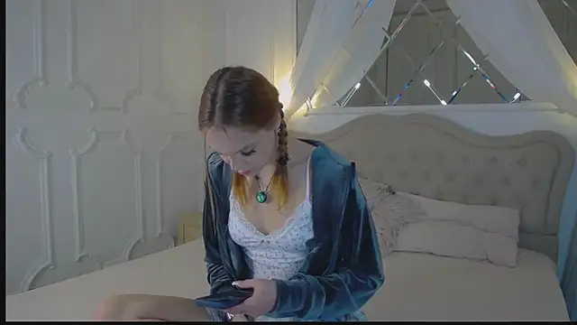 AvaLarson online show from February 2026 01:17:01 PM