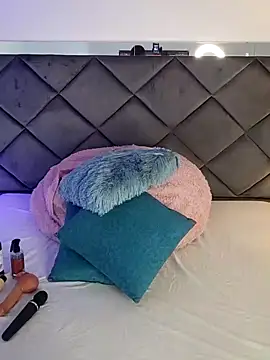 Lucia fastcollins online show from January 2026 01:04:01 PM