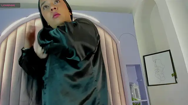 ChloeeMiller   online show from February 2026 11:50:02 AM