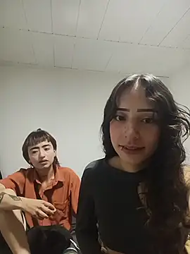 AlexxaAndRileyy online show from April 2026 09:48:02 PM