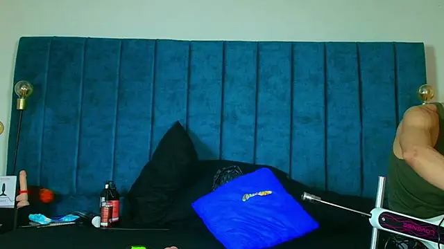 Ethan Briggs  online show from April 2026 03:48:01 AM