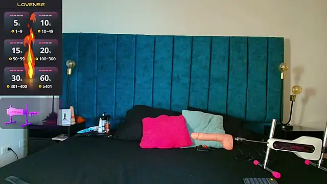 Ethan Briggs  online show from April 2026 03:39:01 AM