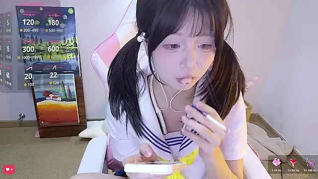 Qiqiiii-05 online show from June 2026 11:53:02 AM
