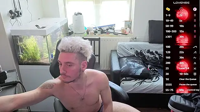 Rayzel White online show from March 2026 01:04:02 PM