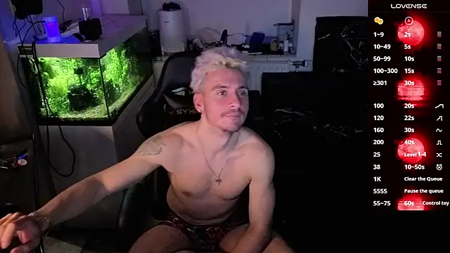 Rayzel White online show from April 2026 09:41:02 PM