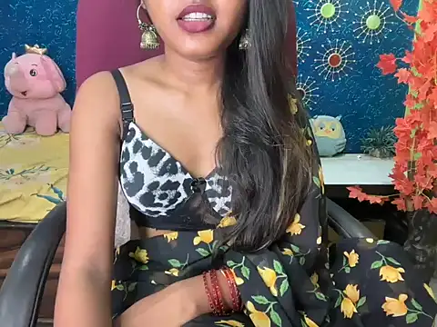 Snapshot of Brown-beauty chatting on July 2026 04:44:02 PM Brown-beauty online show from July 2026 04:44:02 PM