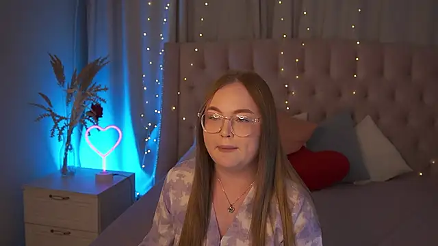 FeliciaLorne online show from January 2026 03:28:01 PM