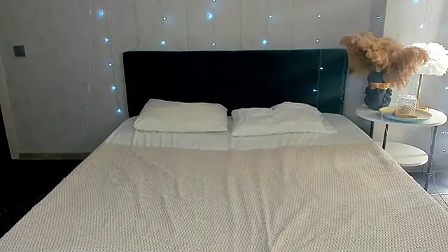 Snapshot of Mira_Silk chatting on February 2026 03:50:01 AM Mira Silk online show from February 2026 03:50:01 AM