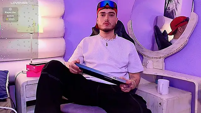 Snapshot of Salvattore_Muller chatting on February 2026 08:37:02 PM Salvattore Muller online show from February 2026 08:37:02 PM