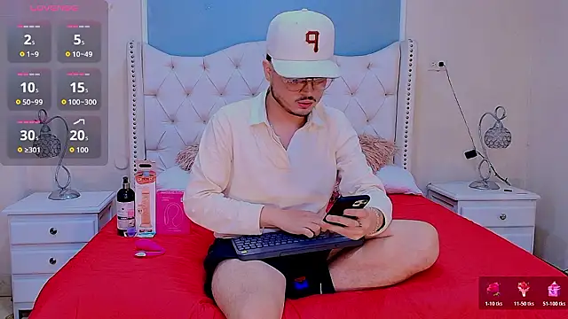 Snapshot of Salvattore_Muller chatting on March 2026 07:10:02 PM Salvattore Muller online show from March 2026 07:10:02 PM