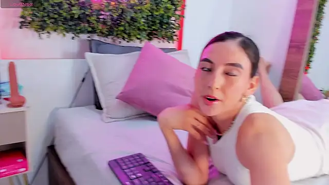 Snapshot of Itzel_Geneva chatting on June 2026 03:14:02 PM Itzel Geneva online show from June 2026 03:14:02 PM