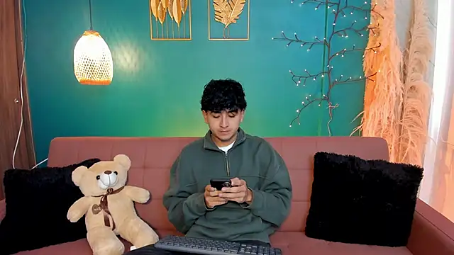 Christopher Monroe  online show from January 2026 01:38:02 PM