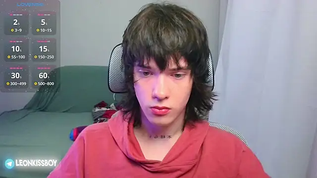 LeonBoykisser online show from July 2026 05:45:01 AM