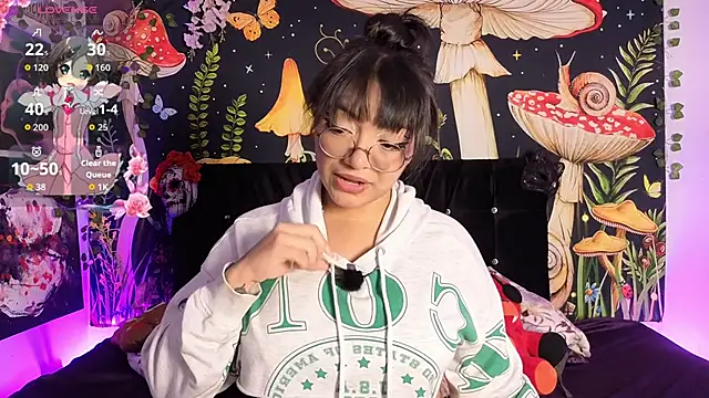 victoriia thompson online show from April 2026 09:09:02 PM