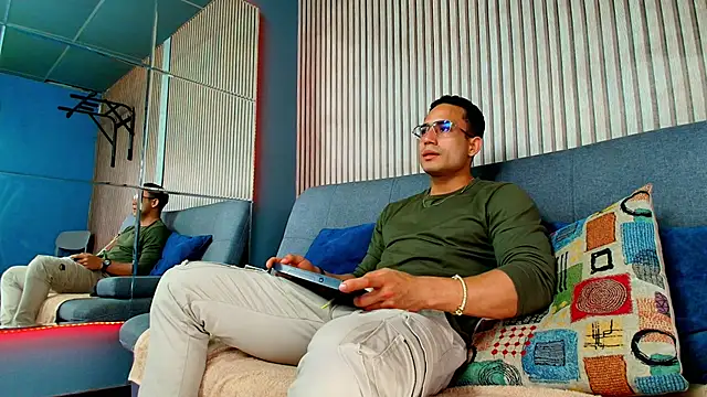 Vans Ross online show from March 2026 07:20:01 PM