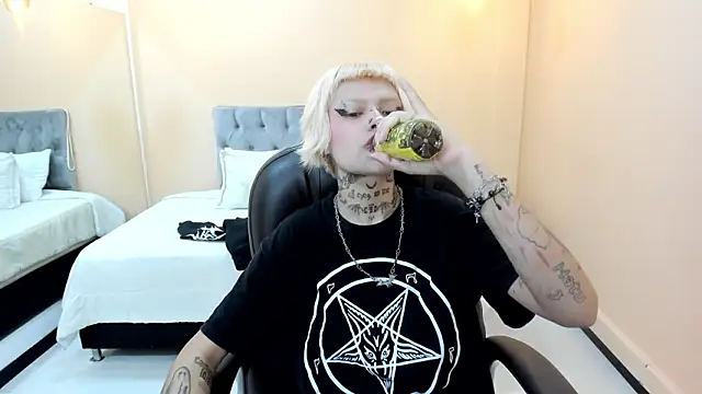 Bela Craxkerr online show from March 2026 07:24:02 PM