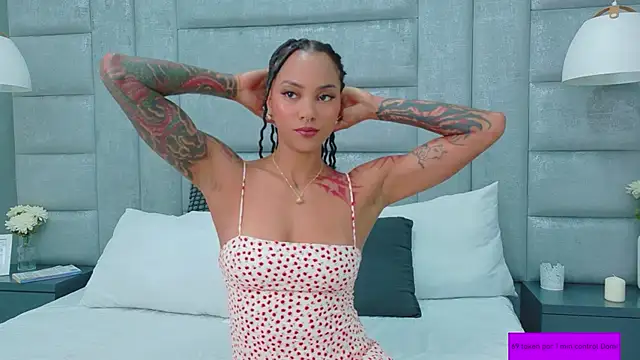 LizStorm  online show from April 2026 07:44:02 PM