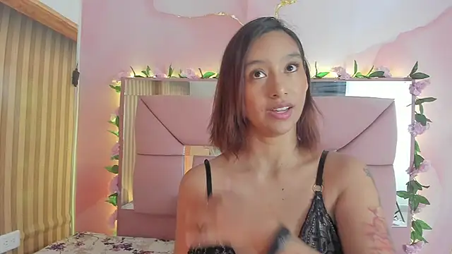 Snapshot of amy__rose__ chatting on May 2026 03:02:01 AM amy rose online show from May 2026 03:02:01 AM