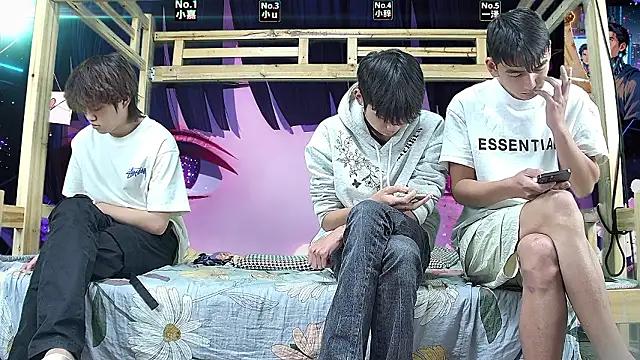 xiaohuangren01 online show from March 2026 11:31:02 PM