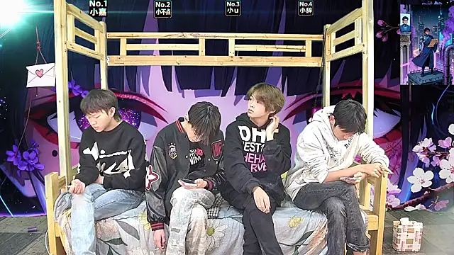 xiaohuangren01 online show from March 2026 01:27:02 AM