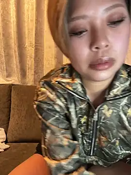 BADBITCHISAKI online show from February 2026 01:10:01 PM