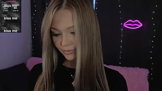 Snapshot of ElsaDivine chatting on July 2026 04:00:01 PM ElsaDivine online show from July 2026 04:00:01 PM