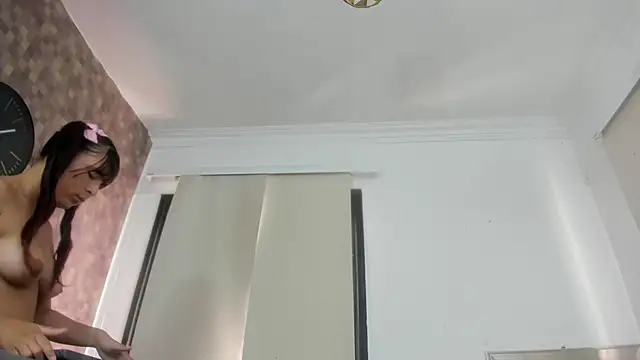 sofia laverde online show from April 2026 06:58:02 PM