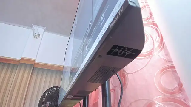 lovely  kiss   online show from April 2026 06:12:01 PM