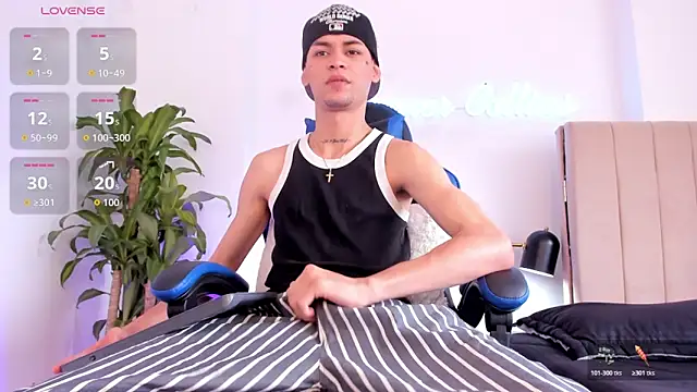 LennerCollins  online show from May 2026 05:43:01 PM
