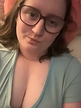 Snapshot of lucycomestrue chatting on July 2026 01:49:01 AM lucycomestrue online show from July 2026 01:49:01 AM