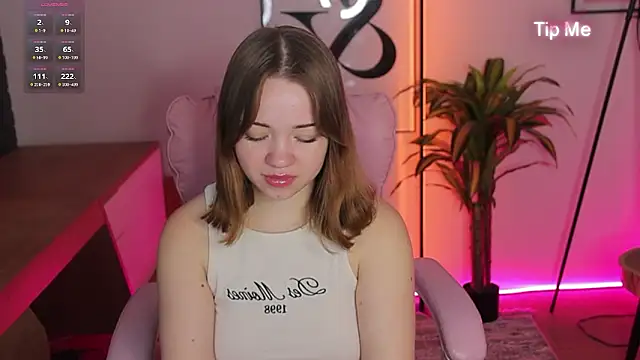 Kiss Moon online show from February 2026 01:01:02 PM