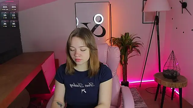 Kiss Moon online show from March 2026 06:53:01 AM