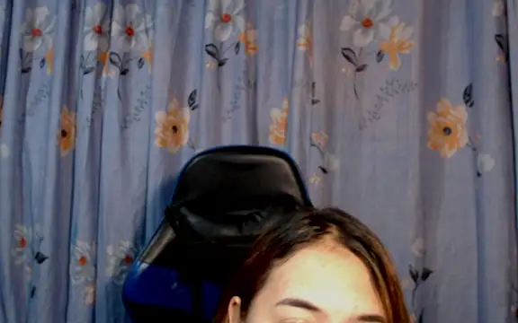 pinay mayahiga online show from April 2026 05:21:01 PM