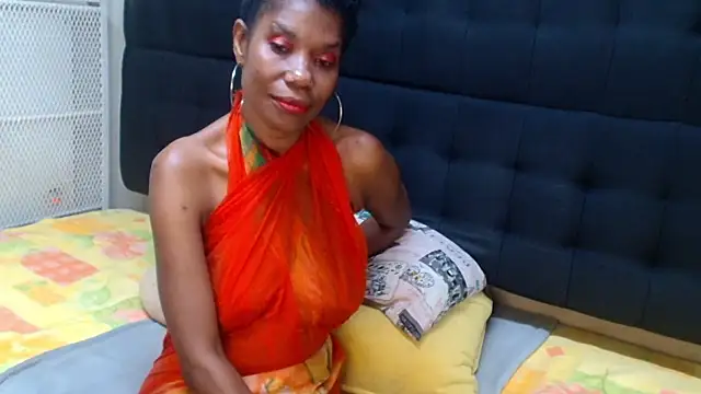 Snapshot of EbonyEmpressMilf chatting on June 2026 07:03:01 AM EbonyEmpressMilf online show from June 2026 07:03:01 AM